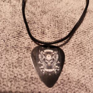 MOTLEY CRUE GUITAR PICK NECKLACE - EARRINGS SET